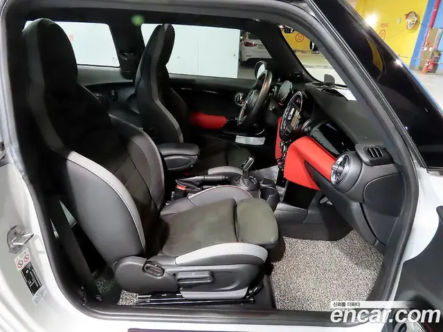 Mini Cooper 2021 2.0 автомат (гидро), миниатюра 9