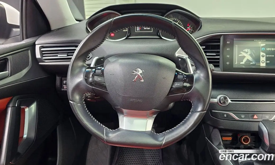 Peugeot 308 2015 1.6 автомат (гидро), фото 13 Peugeot 308 2015 1.6 автомат (гидро), фото 13