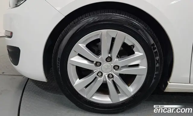 Peugeot 308 2015 1.6 автомат (гидро), миниатюра 5 Peugeot 308 2015 1.6 автомат (гидро), миниатюра 5