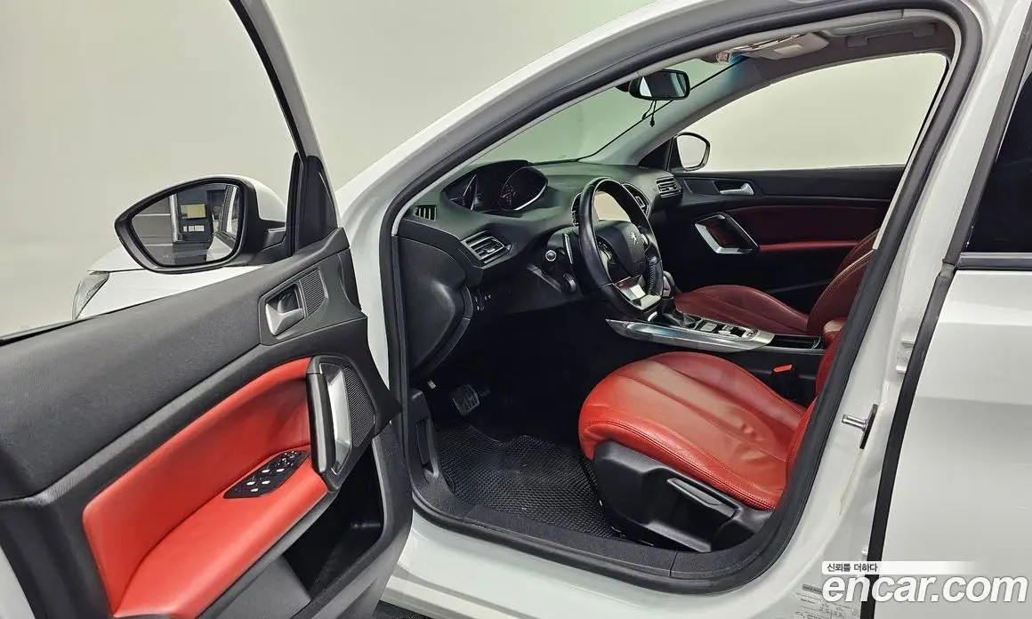 Peugeot 308 2015 1.6 автомат (гидро), фото 10 Peugeot 308 2015 1.6 автомат (гидро), фото 10