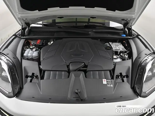 Porsche Cayenne 2025 3.0 автомат (гидро), миниатюра 6