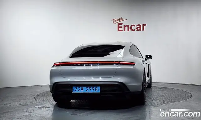 Porsche Taycan 2022 0.1 автомат (гидро), миниатюра 4