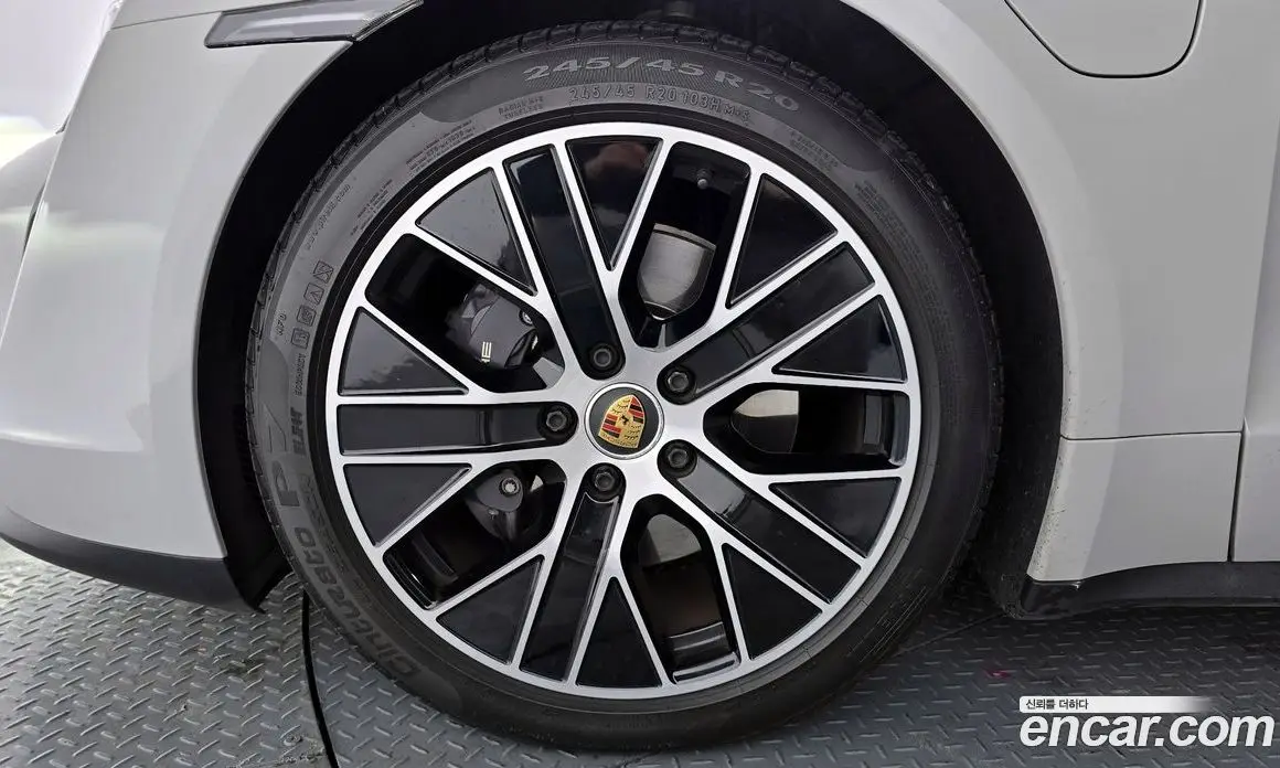 Porsche Taycan 2022 0.1 автомат (гидро), фото 5