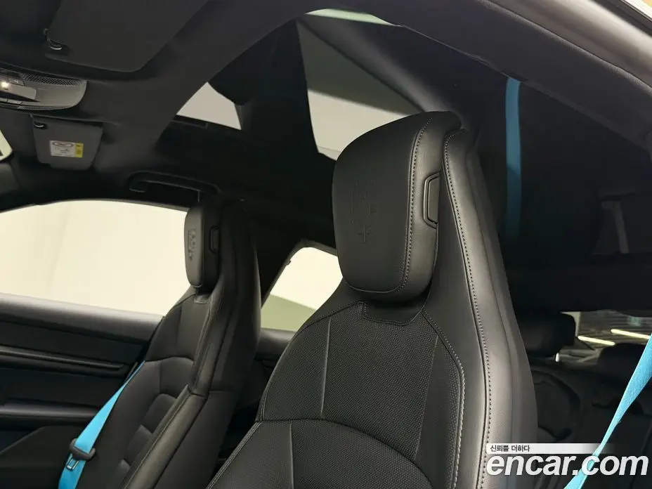 Porsche Taycan 2025 0.2 автомат (гидро), фото 14