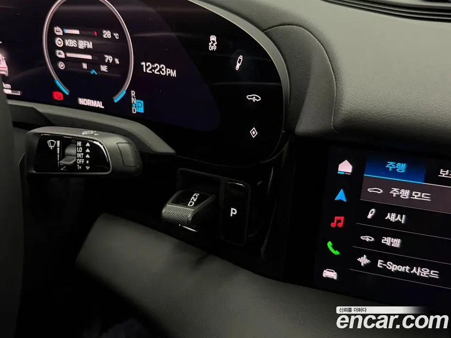 Porsche Taycan 2025 0.2 автомат (гидро), фото 9
