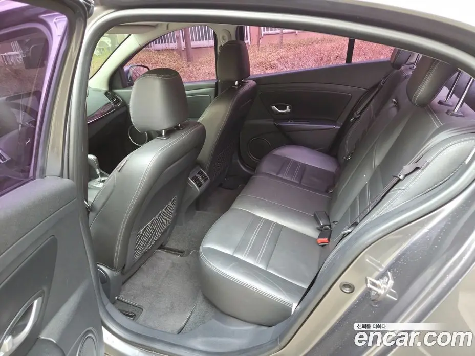 Renault (Samsung) SM3 2015 1.6 автомат (гидро), фото 8 Renault (Samsung) SM3 2015 1.6 автомат (гидро), фото 8