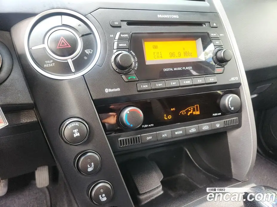 SsangYong Korando 2013 2.0 автомат (гидро), фото 13