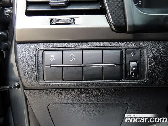 SsangYong Rexton 2022 2.2 автомат (гидро), миниатюра 12