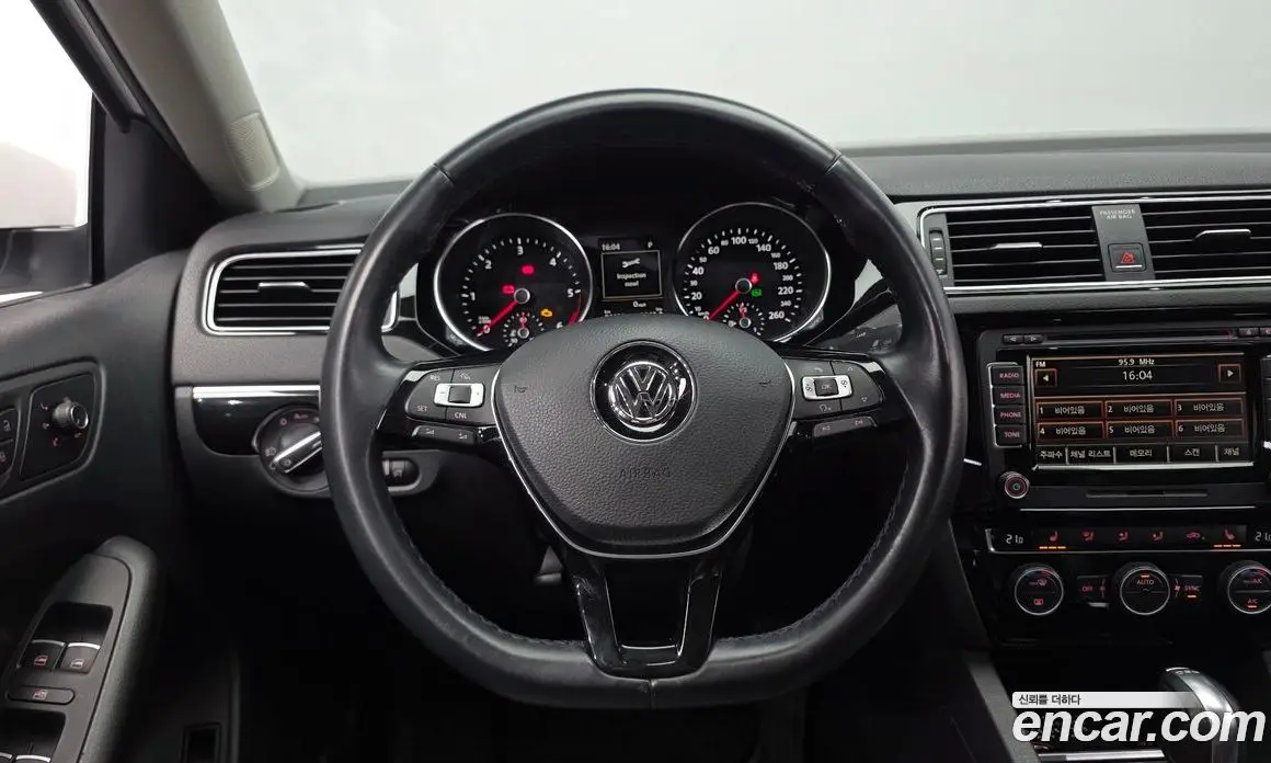Volkswagen Jetta 2015 2.0 автомат (гидро), фото 13 Volkswagen Jetta 2015 2.0 автомат (гидро), фото 13