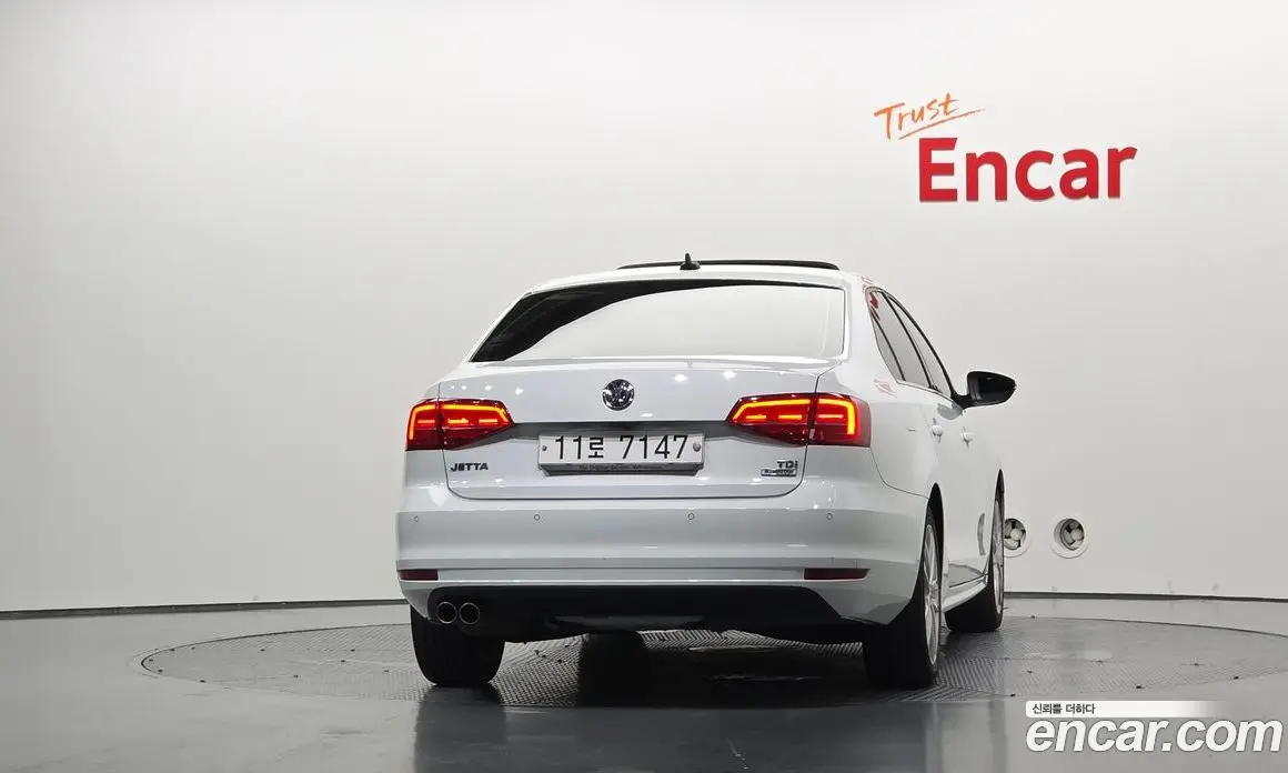 Volkswagen Jetta 2015 2.0 автомат (гидро), фото 4 Volkswagen Jetta 2015 2.0 автомат (гидро), фото 4