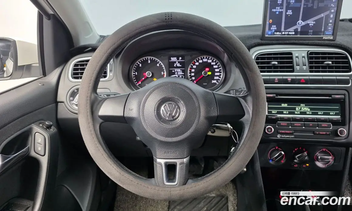 Volkswagen Polo 2013 1.6 автомат (гидро), фото 13 Volkswagen Polo 2013 1.6 автомат (гидро), фото 13