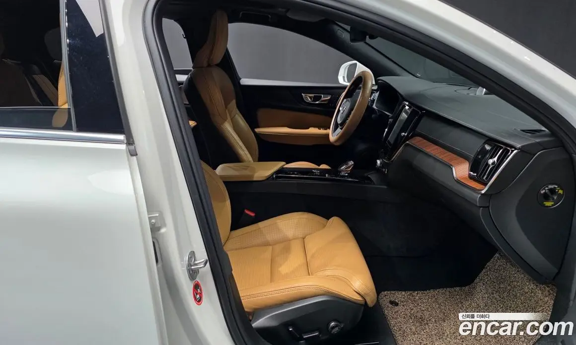 Volvo S60 2023 2.0 автомат (гидро), фото 11 Volvo S60 2023 2.0 автомат (гидро), фото 11