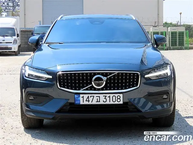 Volvo V60, 2022, 32 592 км