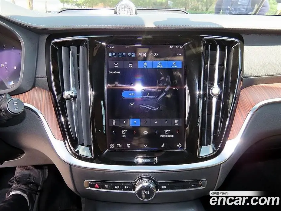 Volvo V60 2022 2.0 автомат (гидро), фото 13 Volvo V60 2022 2.0 автомат (гидро), фото 13