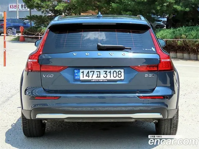 Volvo V60 2022 2.0 автомат (гидро), миниатюра 4 Volvo V60 2022 2.0 автомат (гидро), миниатюра 4