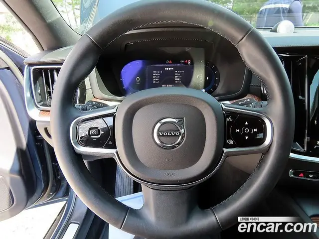 Volvo V60 2022 2.0 автомат (гидро), миниатюра 8 Volvo V60 2022 2.0 автомат (гидро), миниатюра 8