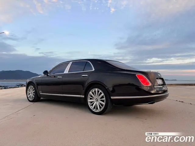 Bentley Mulsanne 2011 6.8 автомат (гидро), миниатюра 3