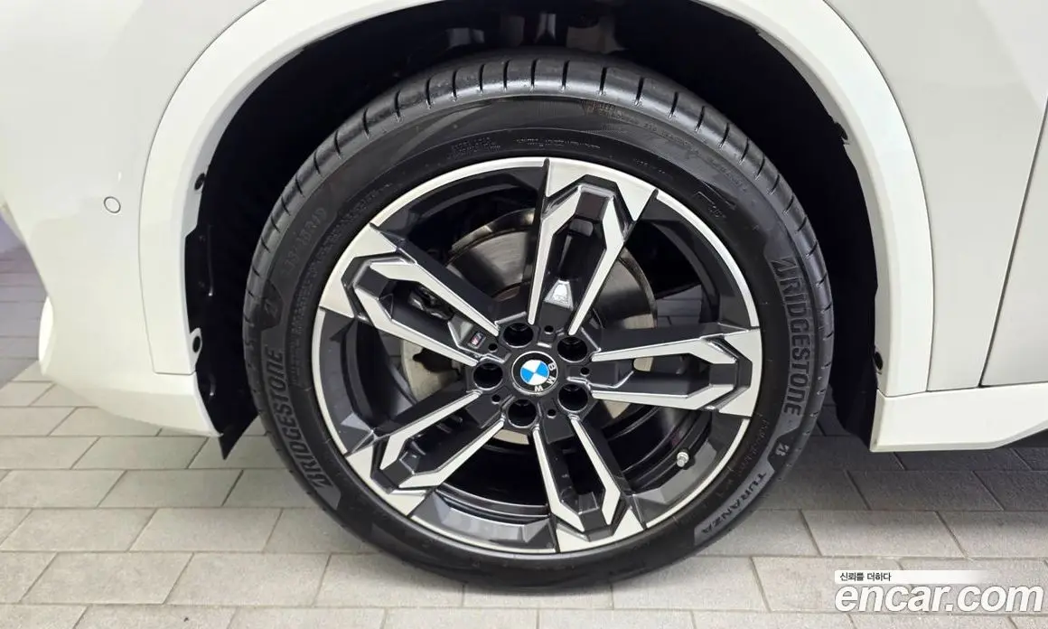 BMW X1 2024 2.0 автомат (гидро), фото 19