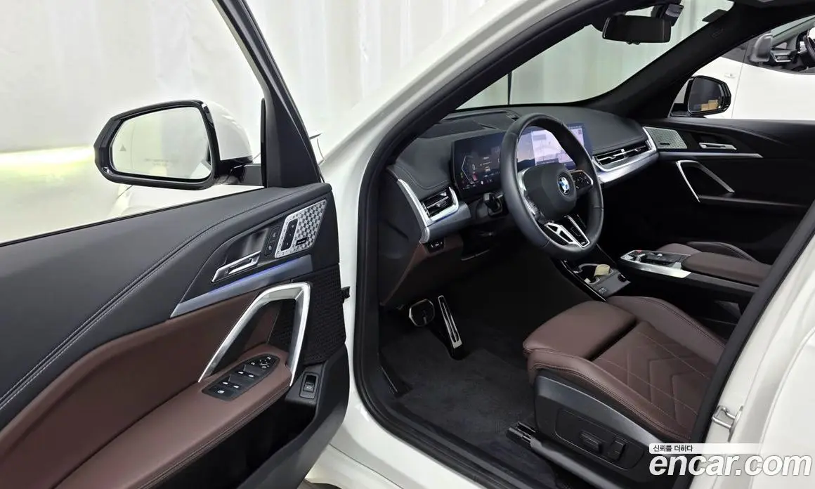 BMW X1 2024 2.0 автомат (гидро), фото 8