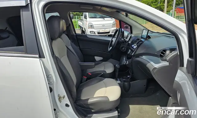Chevrolet Spark 2012 1.0 автомат (гидро), миниатюра 11