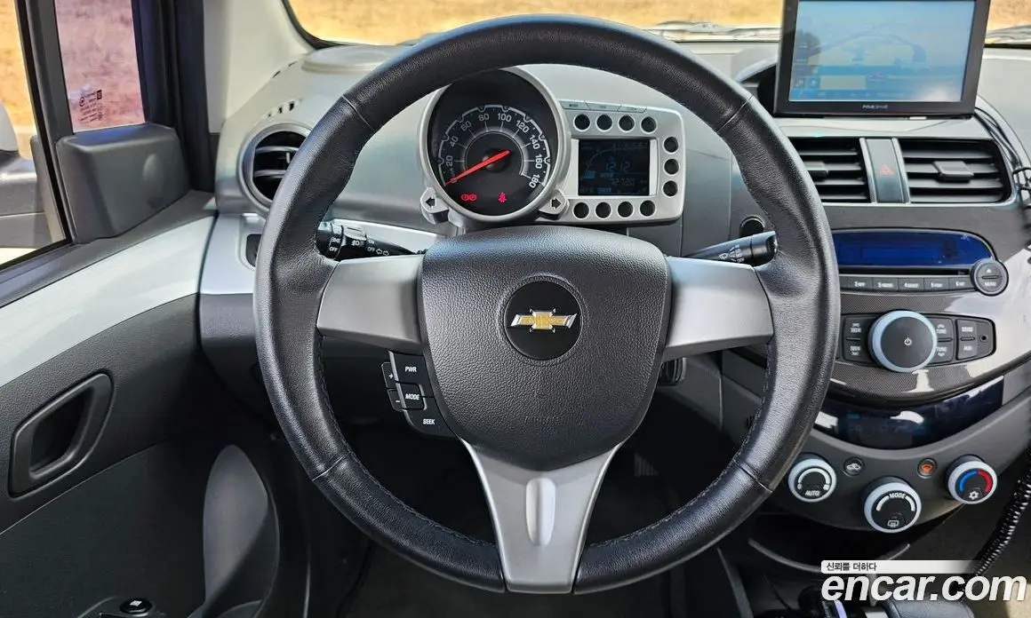 Chevrolet Spark 2012 1.0 автомат (гидро), фото 13