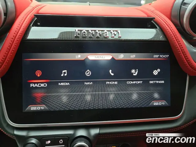 Ferrari GTC4 Lusso 2019 6.3 автомат (гидро), миниатюра 12