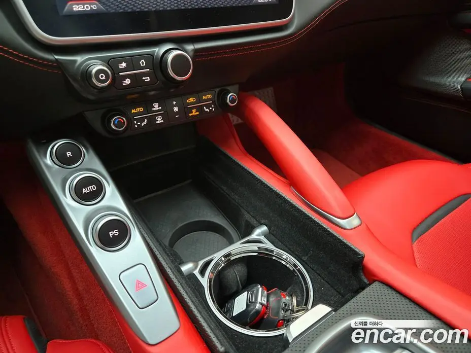 Ferrari GTC4 Lusso 2019 6.3 автомат (гидро), фото 16 Ferrari GTC4 Lusso 2019 6.3 автомат (гидро), фото 16