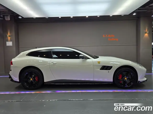 Ferrari GTC4 Lusso 2019 6.3 автомат (гидро), миниатюра 6 Ferrari GTC4 Lusso 2019 6.3 автомат (гидро), миниатюра 6