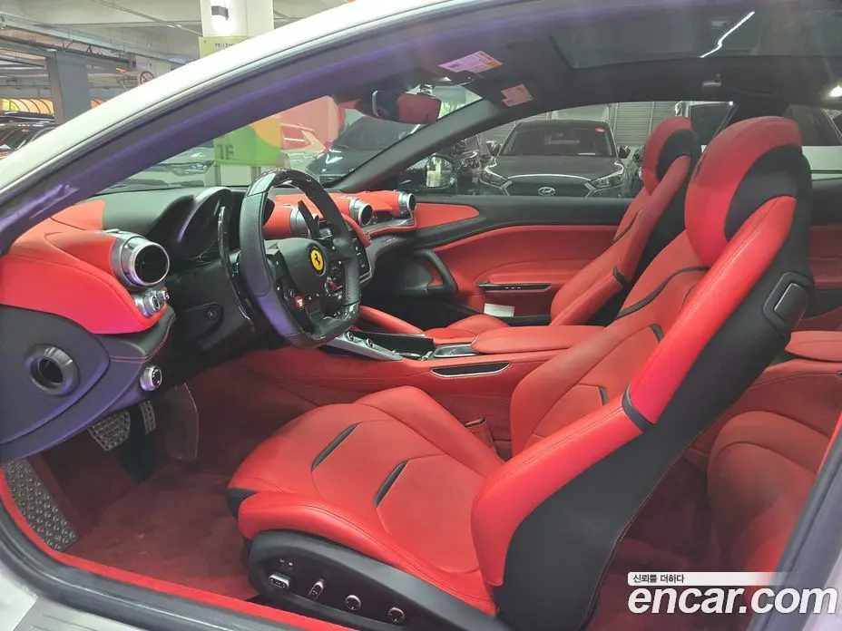Ferrari GTC4 Lusso 2019 6.3 автомат (гидро), фото 8 Ferrari GTC4 Lusso 2019 6.3 автомат (гидро), фото 8