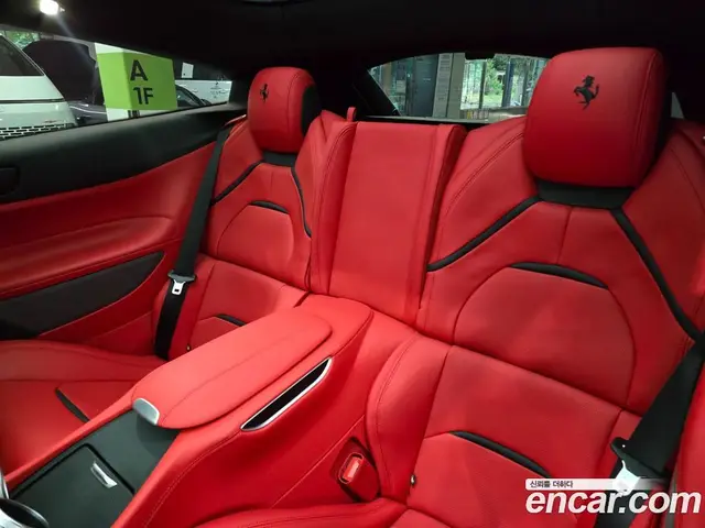 Ferrari GTC4 Lusso 2019 6.3 автомат (гидро), миниатюра 9 Ferrari GTC4 Lusso 2019 6.3 автомат (гидро), миниатюра 9