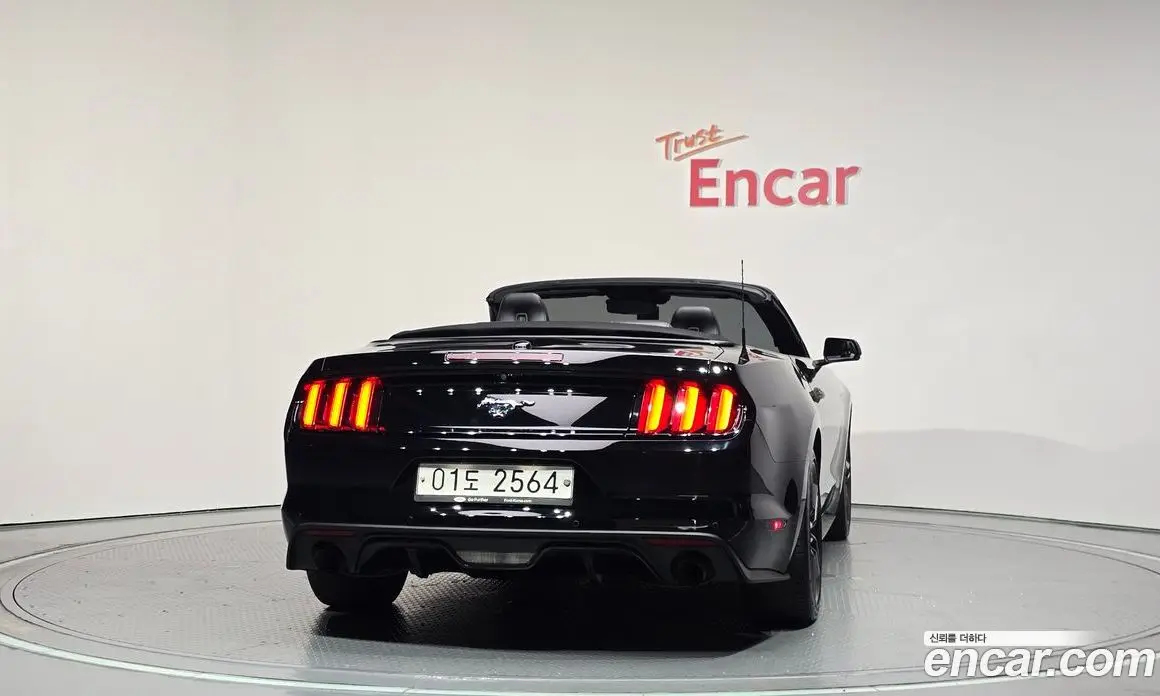 Ford Mustang 2017 2.3 автомат (гидро), фото 4