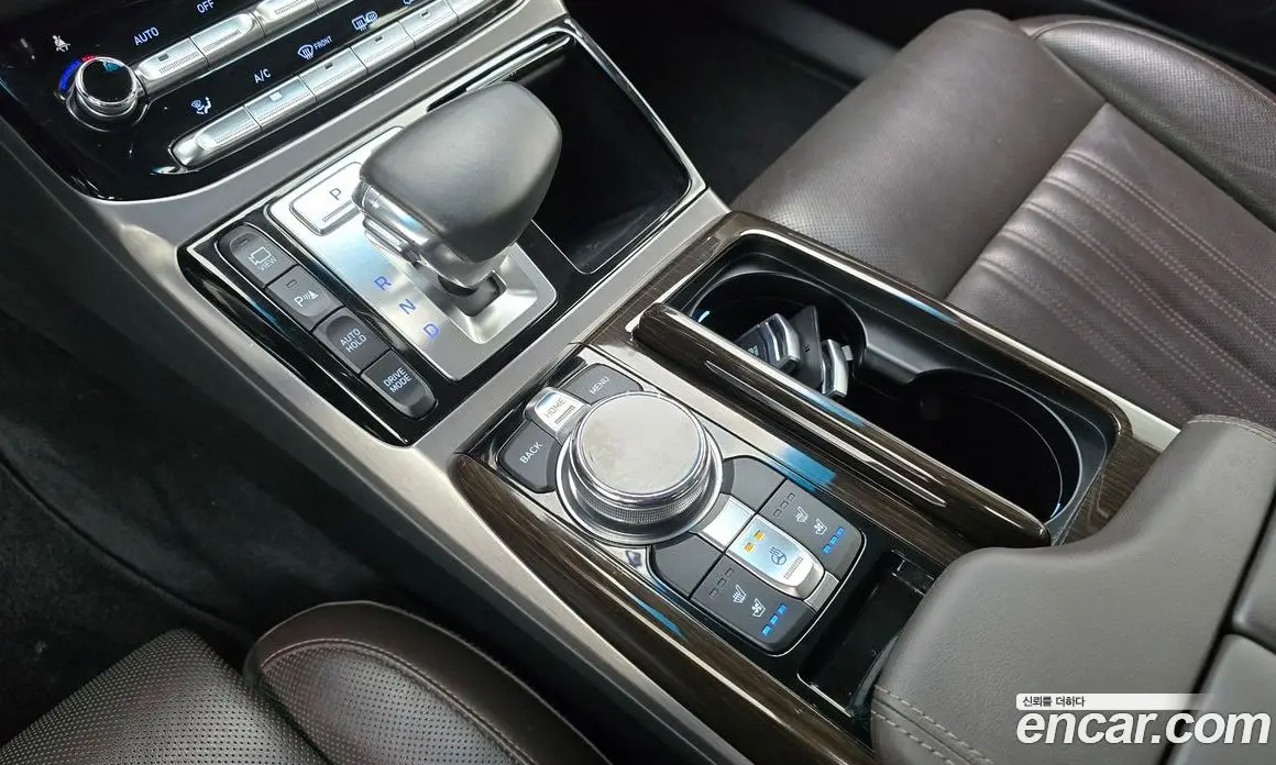 Genesis EQ900 2016 3.8 автомат (гидро), фото 9 Genesis EQ900 2016 3.8 автомат (гидро), фото 9