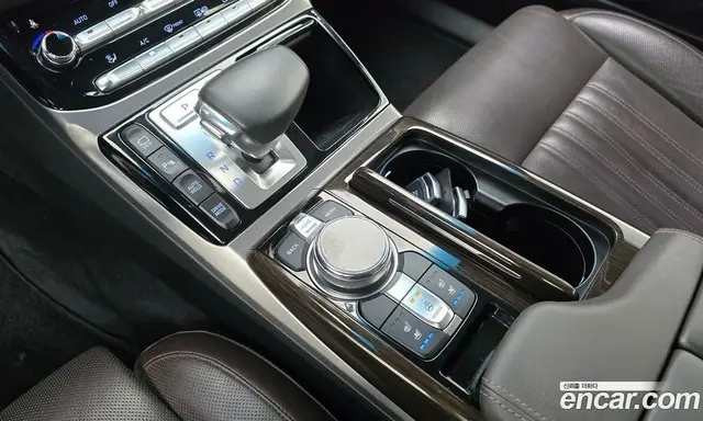 Genesis EQ900 2016 3.8 автомат (гидро), миниатюра 9 Genesis EQ900 2016 3.8 автомат (гидро), миниатюра 9