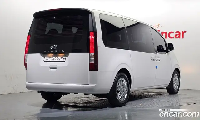 Hyundai Staria 2023 2.2 автомат (гидро), миниатюра 2