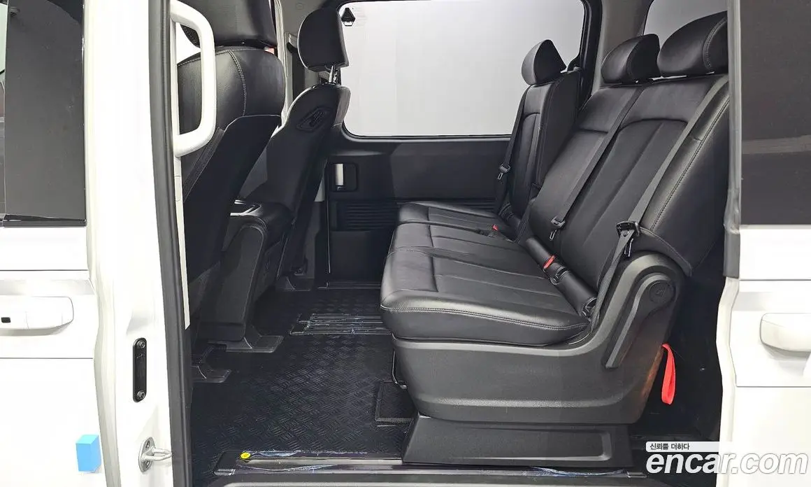 Hyundai Staria 2023 2.2 автомат (гидро), фото 11