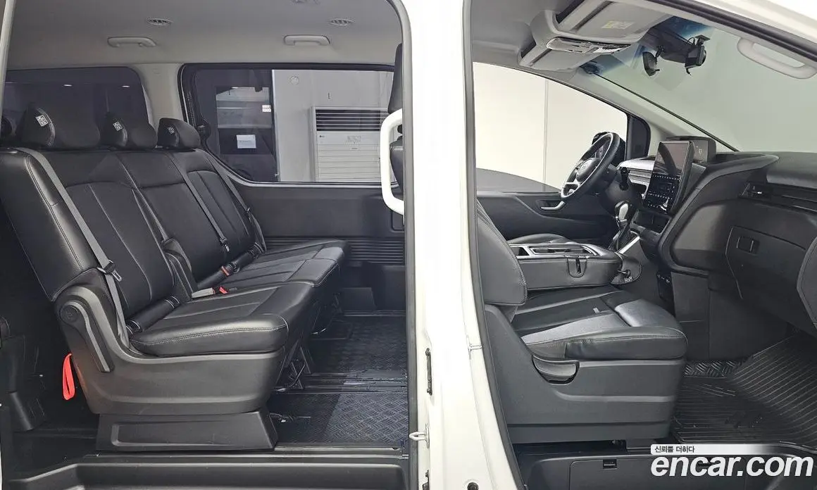 Hyundai Staria 2023 2.2 автомат (гидро), фото 12