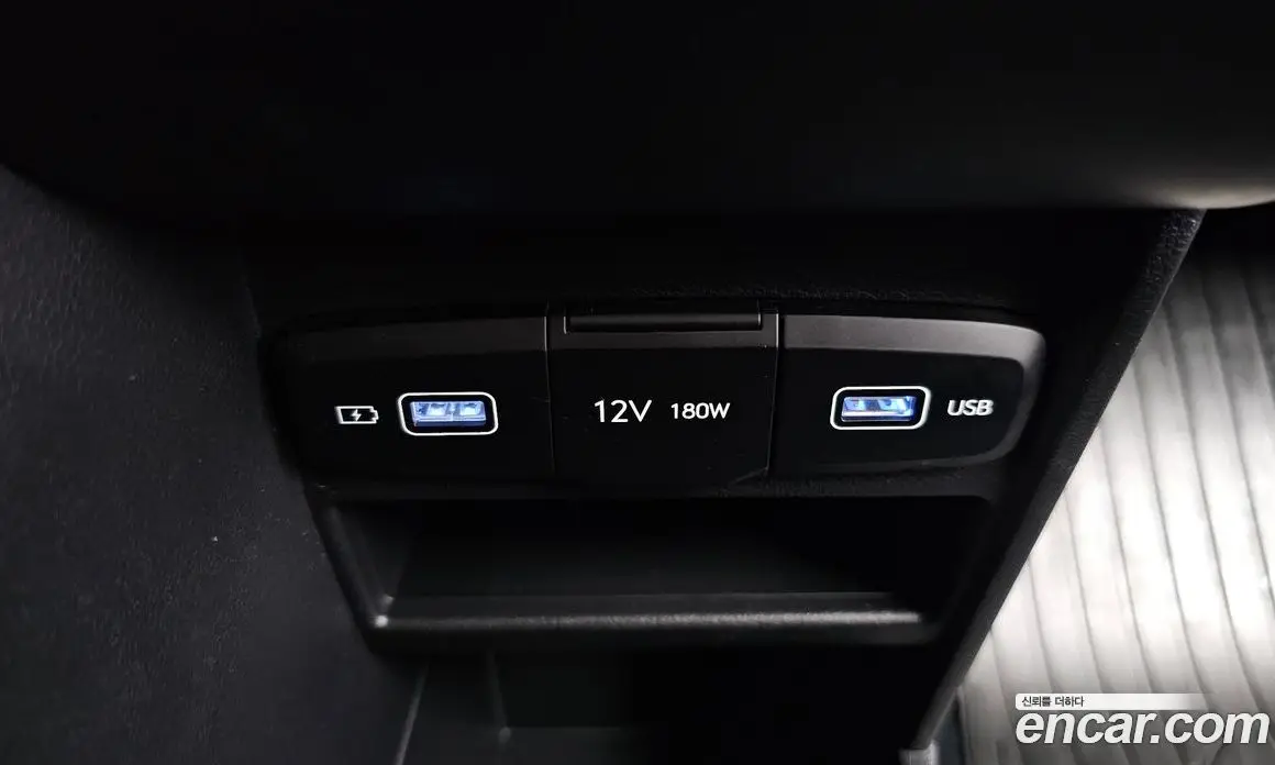 Hyundai Staria 2023 2.2 автомат (гидро), фото 17