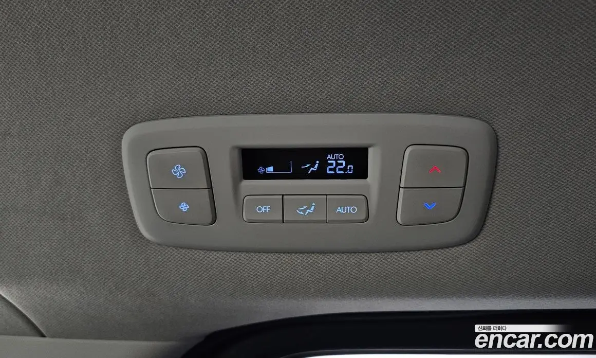 Hyundai Staria 2023 2.2 автомат (гидро), фото 18