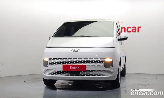 Hyundai Staria 2023 2.2 автомат (гидро), миниатюра 3