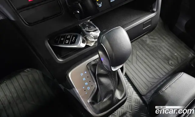 Hyundai Staria 2023 2.2 автомат (гидро), миниатюра 9