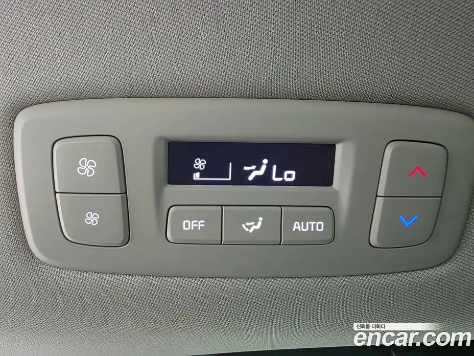 Kia Carnival 2026 1.6 автомат (гидро), фото 12