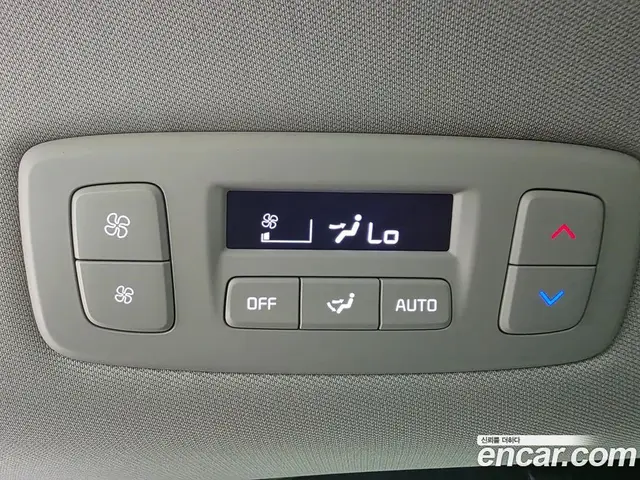 Kia Carnival 2026 1.6 автомат (гидро), миниатюра 12
