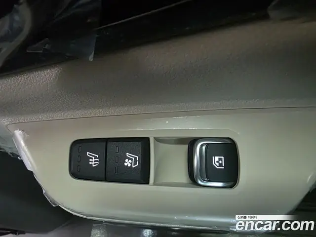 Kia Carnival 2026 1.6 автомат (гидро), миниатюра 8