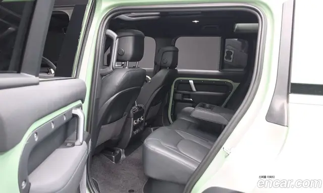 Land Rover Defender 2023 3.0 автомат (гидро), миниатюра 12