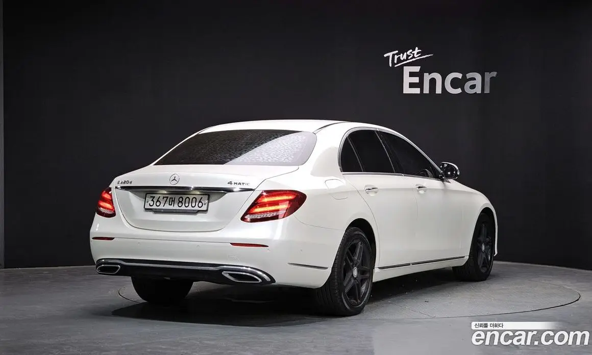 Mercedes-Benz E-Class 2016 1.9 автомат (гидро), фото 2 Mercedes-Benz E-Class 2016 1.9 автомат (гидро), фото 2