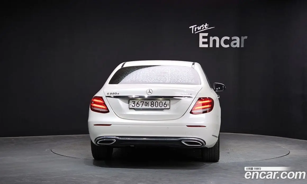 Mercedes-Benz E-Class 2016 1.9 автомат (гидро), фото 4 Mercedes-Benz E-Class 2016 1.9 автомат (гидро), фото 4