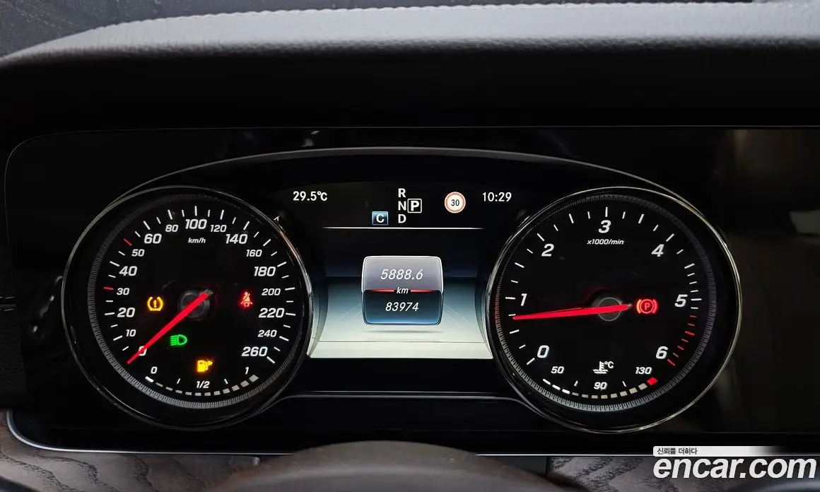 Mercedes-Benz E-Class 2016 1.9 автомат (гидро), фото 8 Mercedes-Benz E-Class 2016 1.9 автомат (гидро), фото 8