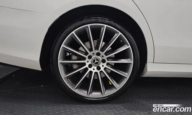 Mercedes-Benz E-Class 2022 2.0 автомат (гидро), миниатюра 5 Mercedes-Benz E-Class 2022 2.0 автомат (гидро), миниатюра 5