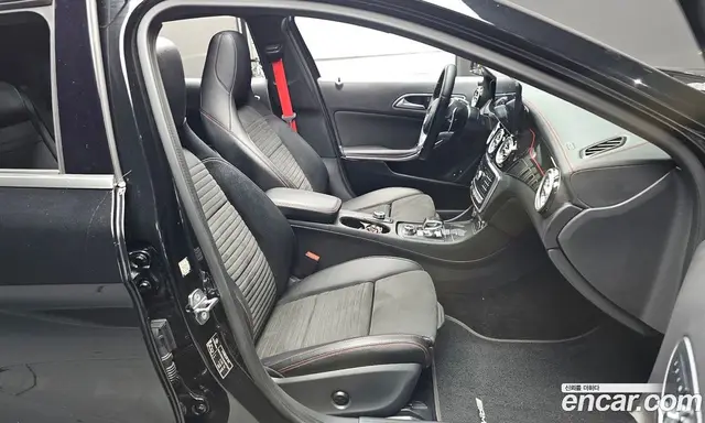Mercedes-Benz GLA-Class 2019 2.0 автомат (гидро), миниатюра 10