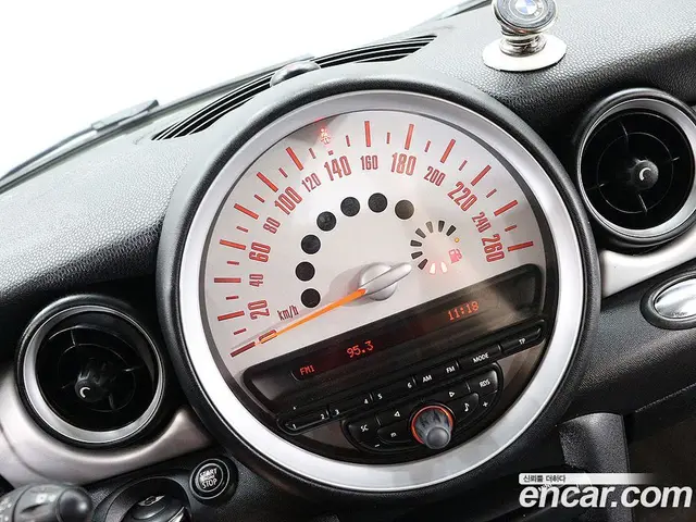Mini Cooper 2013 2.0 автомат (гидро), миниатюра 7 Mini Cooper 2013 2.0 автомат (гидро), миниатюра 7
